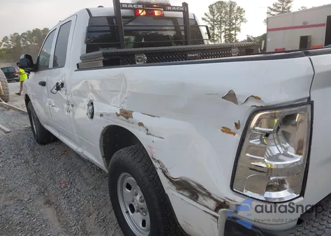 2022 Ram 1500 Classic Tradesman 4X2 6'4 Box из США, поврежденный, VIN 1C6RR6FG2NS139229